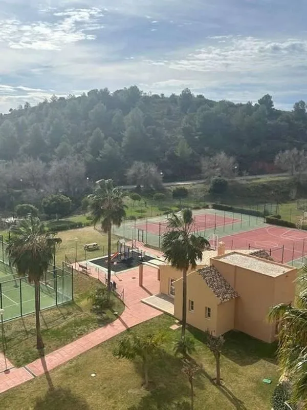 Bassein - Bright Apartment with Pool in Los Pacos