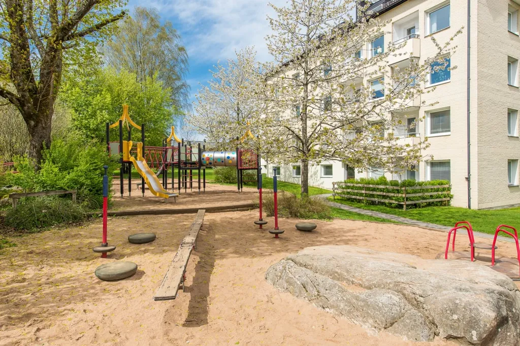 Giardino - Ground Floor Apartment with Balcony in Knalleland