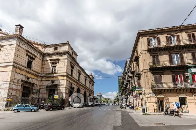 Extérieur - Brightly Laid-out Flat with Balcony in Palermo