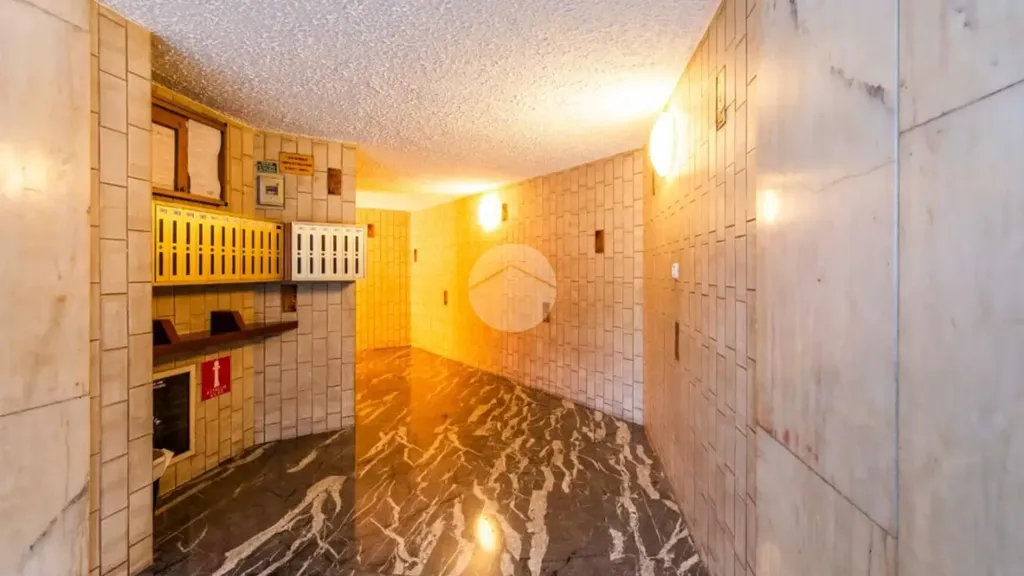 hallway_entrance