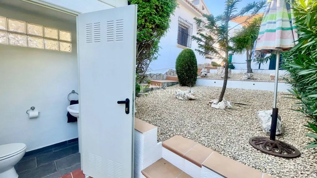 Aed - Modern Villa with Panoramic Views in Pedreguer