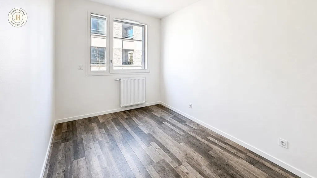 Toad - Modern Flat with Balcony in Saint-Priest Centre-Ville