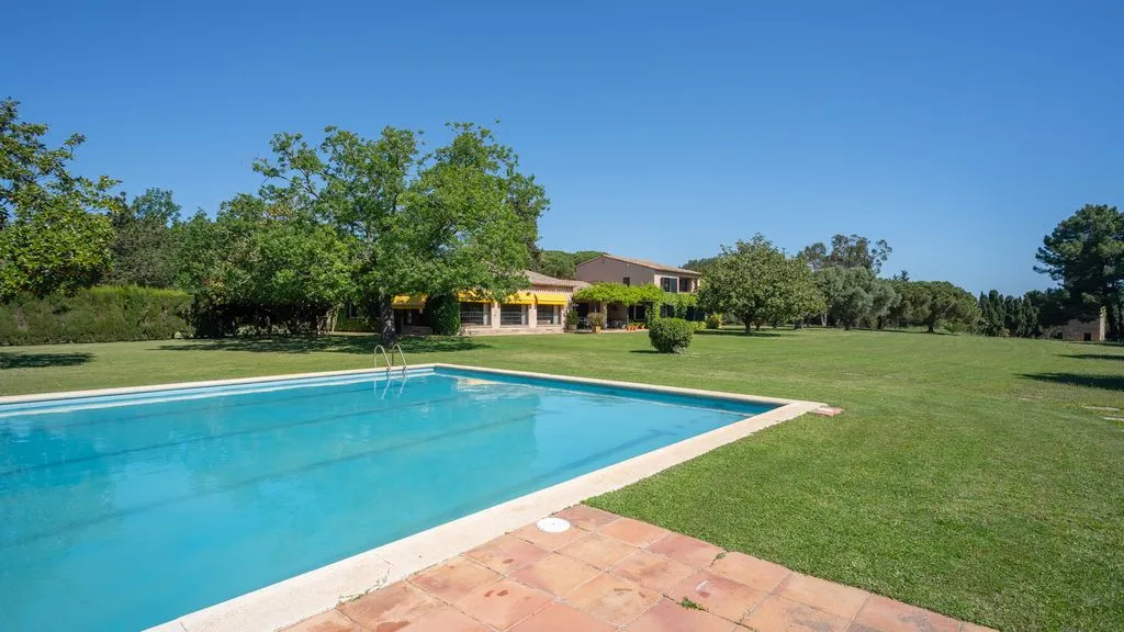 Piscina - Luxury House with Historic Tower in Mont-ras