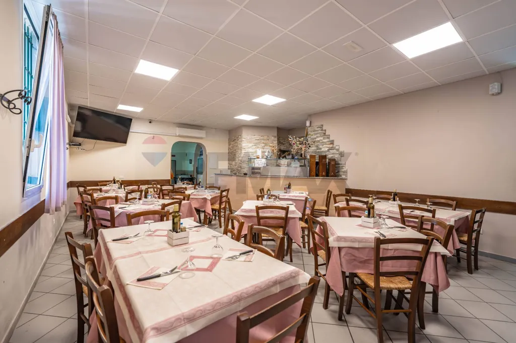 Salle à manger - Restaurant with Wood-Fired Oven in Carpena