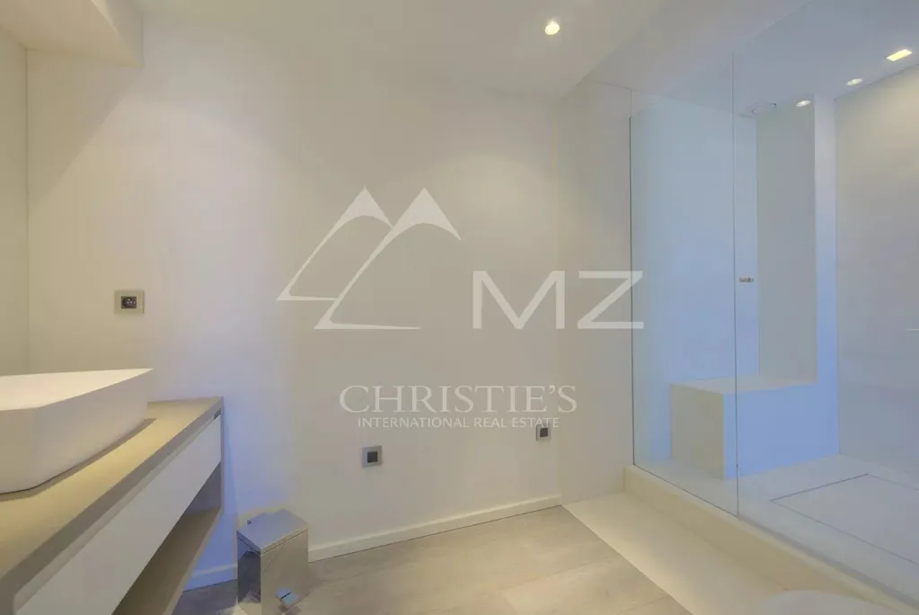Salles de bain - Penthouse Unique avec Vue Panoramique sur la Croisette à Cannes