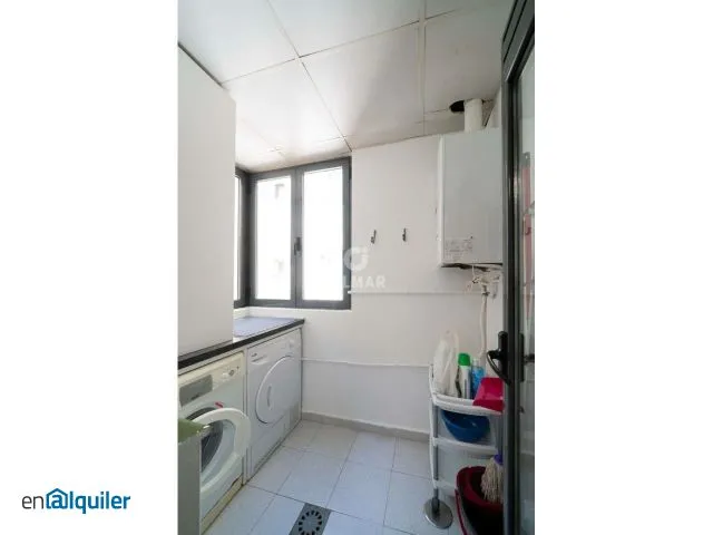 Buanderie - Modern Flat with 2 Bedrooms in Palacio, Madrid