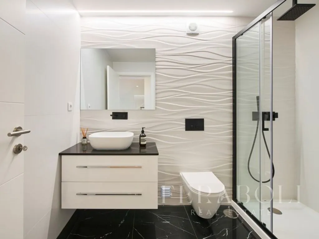 Salles de bain - Luxury Duplex Flat with River View in Lisbon