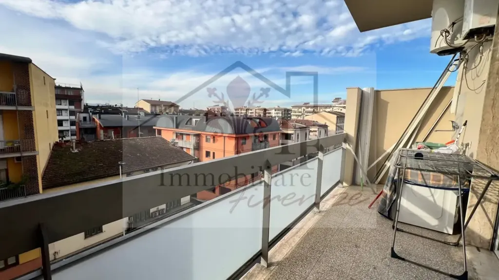 Rõdu - Trilocale with Terrace in Novoli, Florence