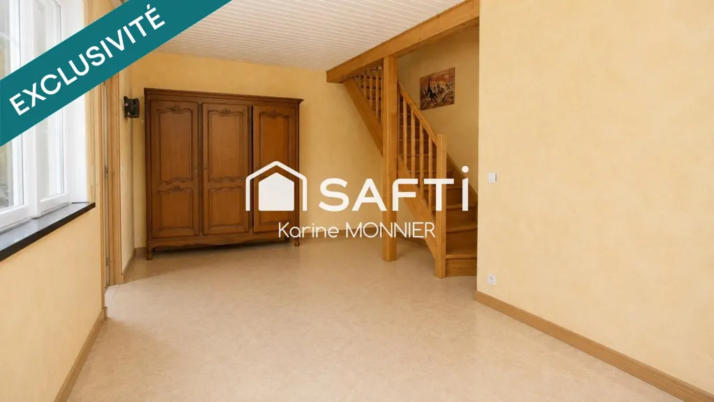 Esik - City Centre House with Parking in Champagnole