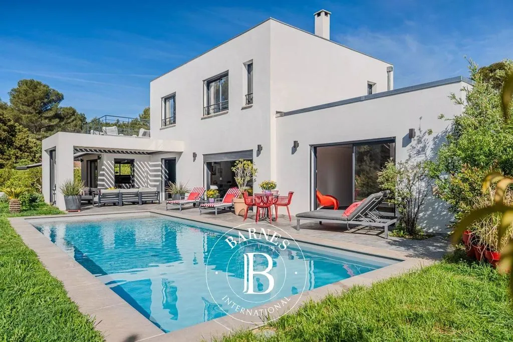 Piscine - Villa Contemporaine avec Piscine à Aix-en-Provence
