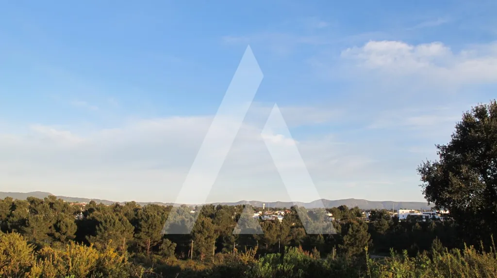 Luxury Plot with Pool in Vila Alegre, Fernão Ferro