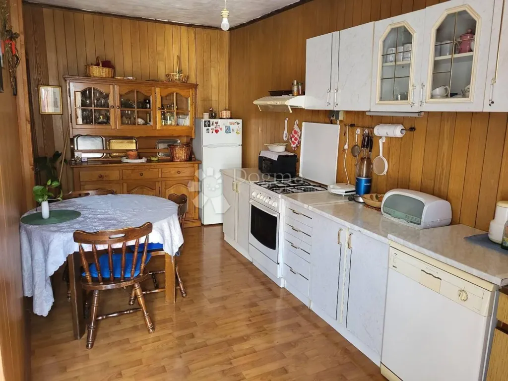 Köök - Two-Storey Apartment with Terrace in Nin
