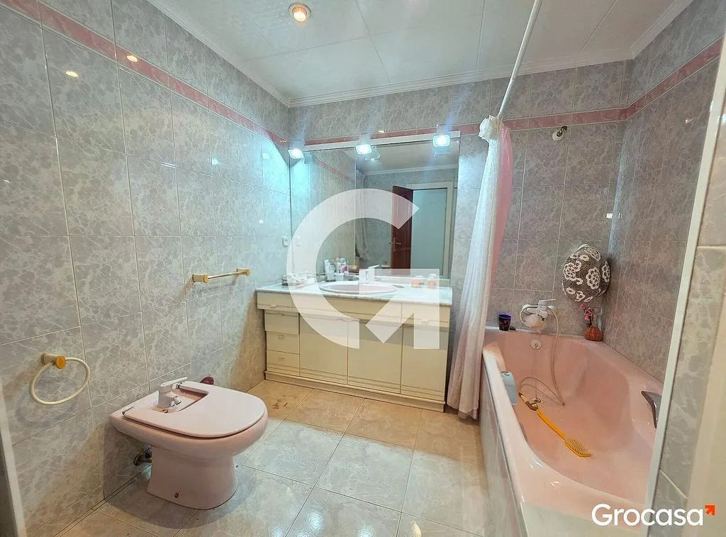 Salles de bain - Apartment with Ascender in El Pedró