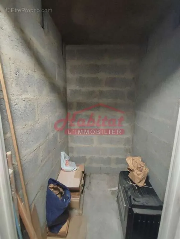 Utility Room - 4-Piece Flat with Balcony in Chelles Centre