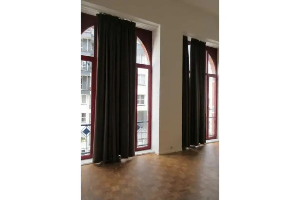 Stanze - Duplex with High Ceilings near Squares District