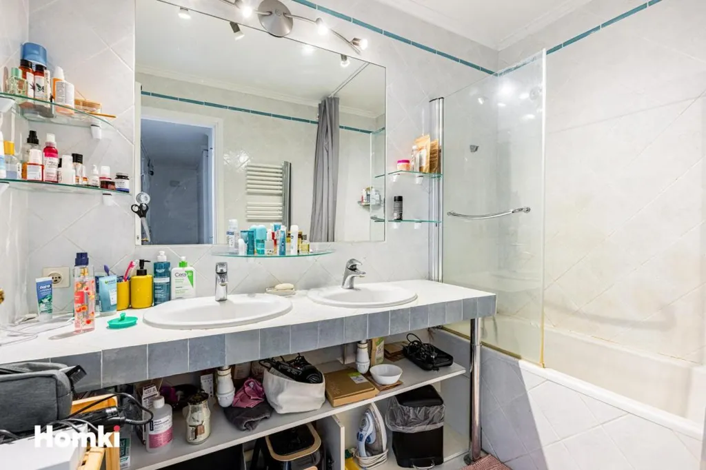 Salles de bain - Appartement T5 avec Balcons à Villejuif