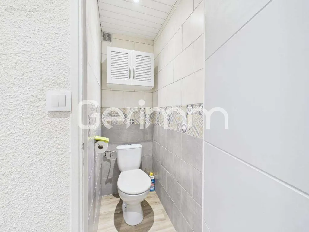 Salles de bain - Appartement en rez-de-chaussée avec terrasse à Chamrousse