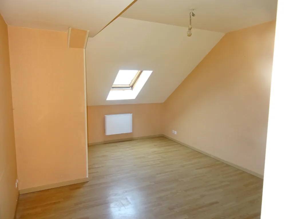 Pièces - Appartement 1 Pièce dans Immeuble Calme à Orléans