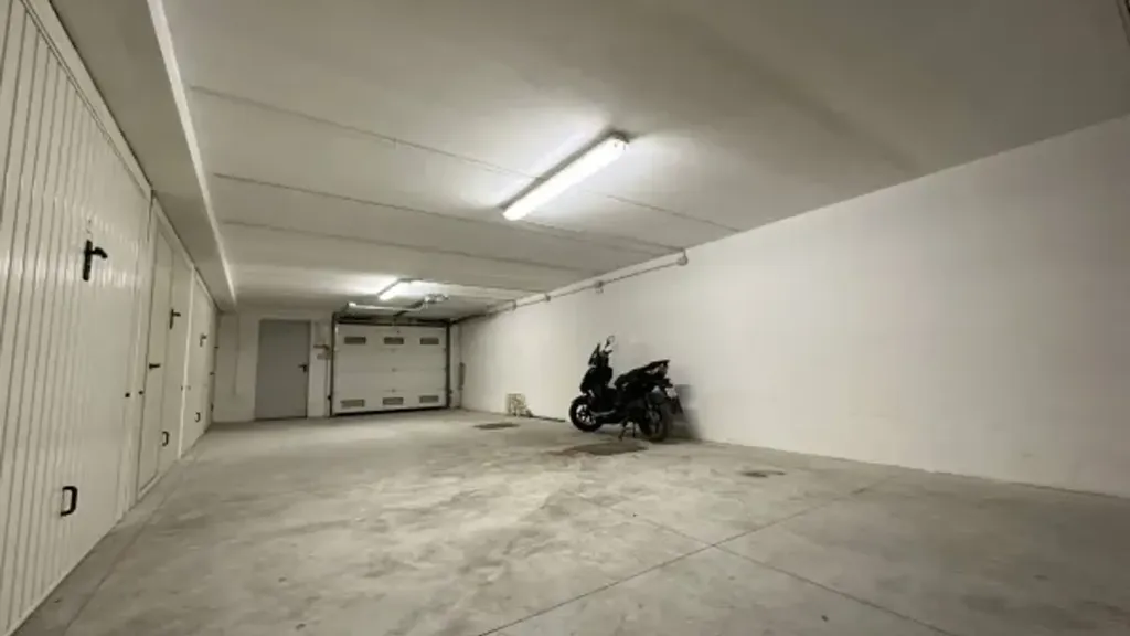 Garage - Rearranged Apartment with Sea View in Cervia