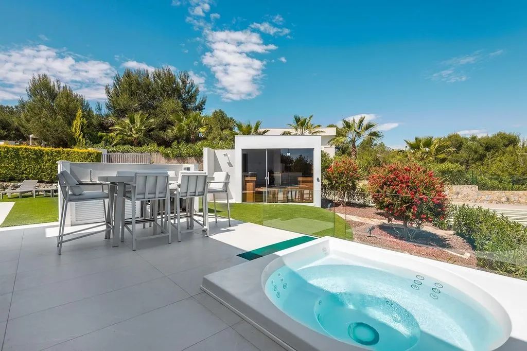 Piscine - Luxury Villa with Pool in Orihuela