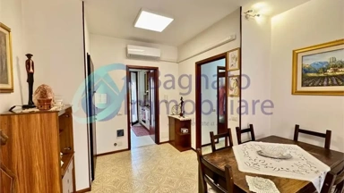 Salle à manger - Three-Bedroom Apartment with Balcony in Novara