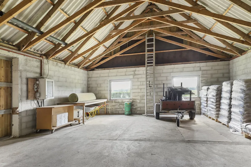 Garage - 1952 Villa with Garden in Aars