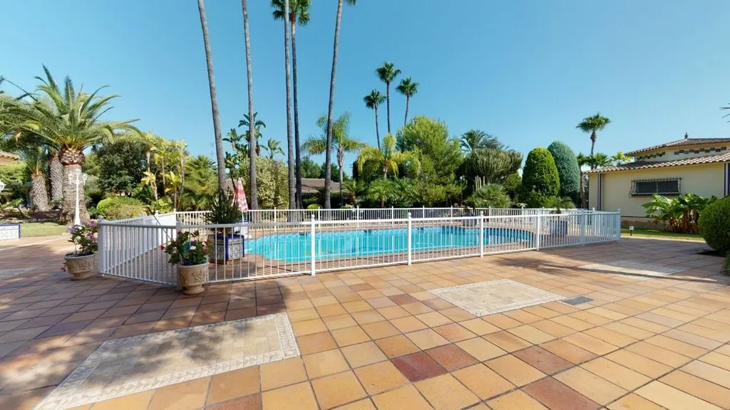 Piscina - Luxury Detached House with Pool in Elche