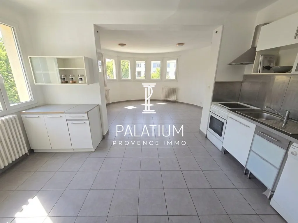 Köök - Mixed-Use Property with Garage in Digne-les-Bains