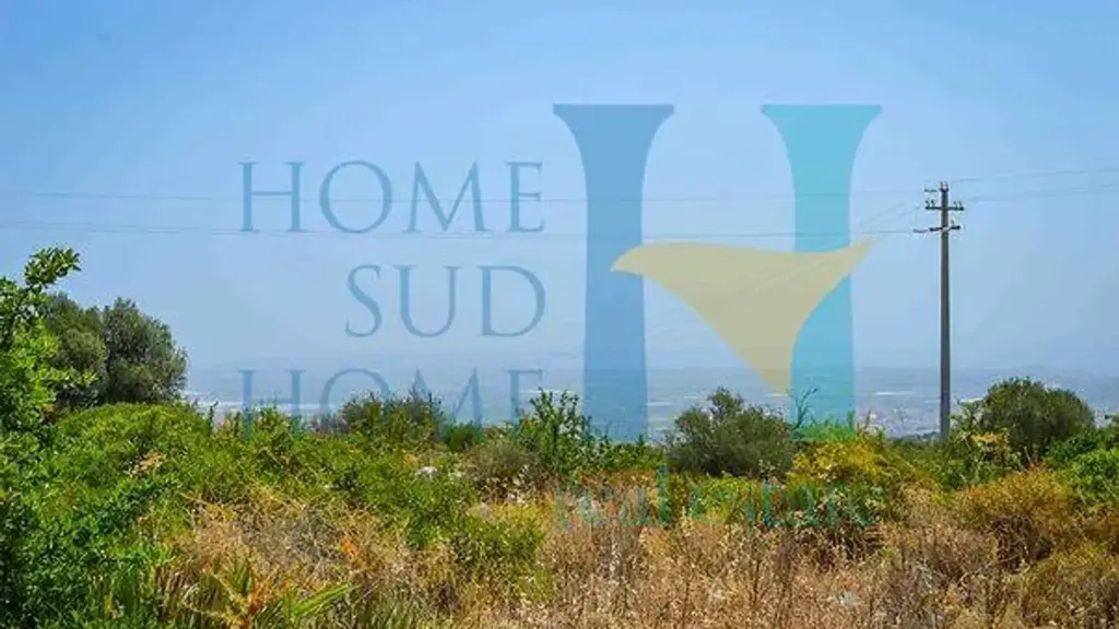 Aed - Buildable Land with Panoramic Potential in Noto