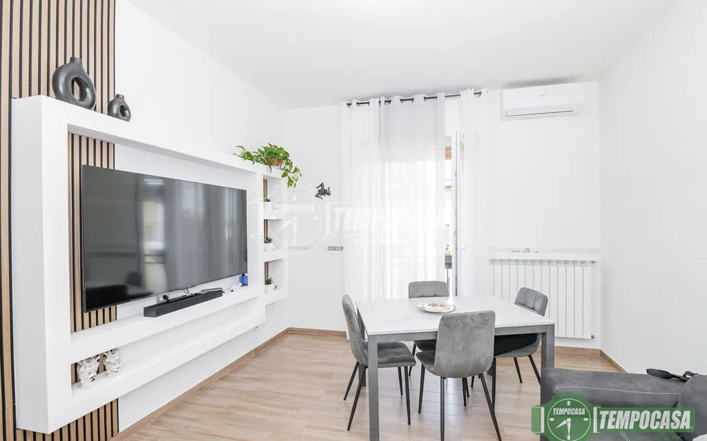 Séjour - Rustic 3-Bedroom Apartment with Balcony in Lodi Vecchio