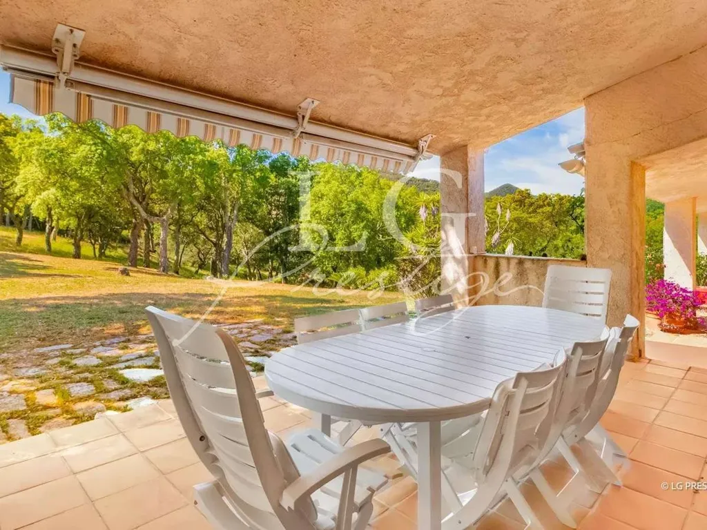 Terrass - Charming House with Large Garden in Fréjus