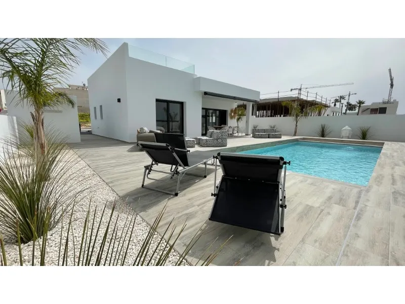 Bassein - New-Build House with Pool in Rafal