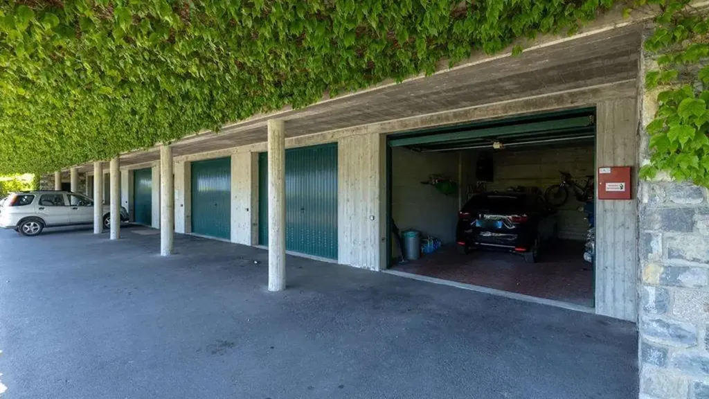 Garage - Luxury Flat with Lake View in Menaggio