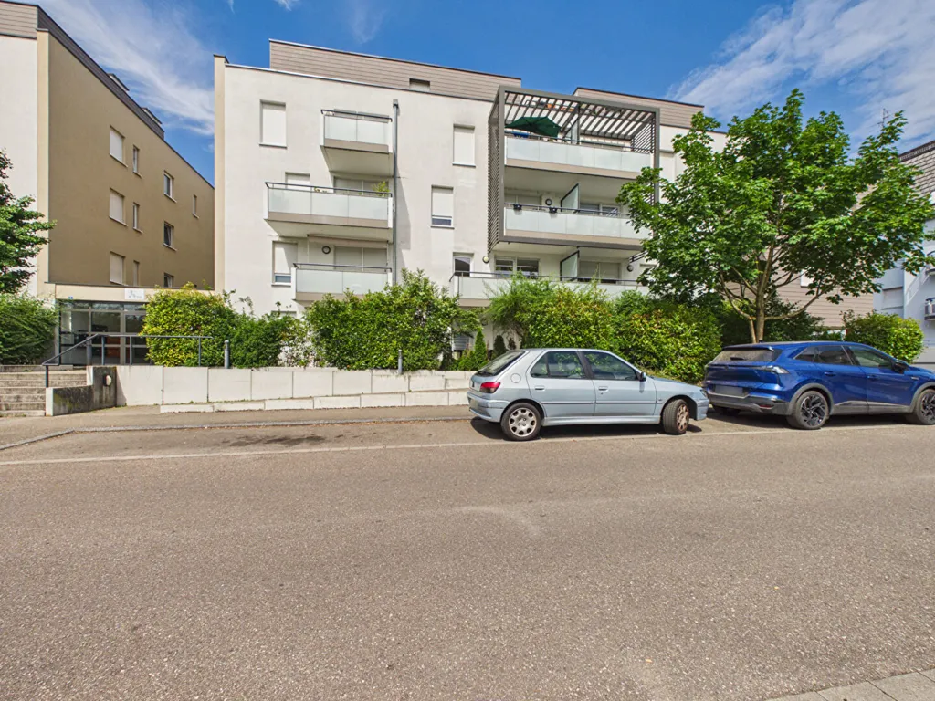 Esterno - Bright 2-Bedroom Apartment with Balcony in Bischheim