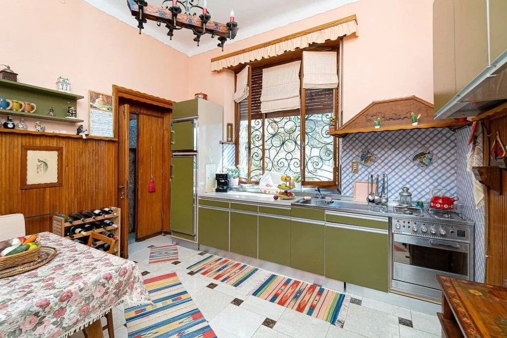 Cuisine - Luxury Villa with Sea View in Alassio