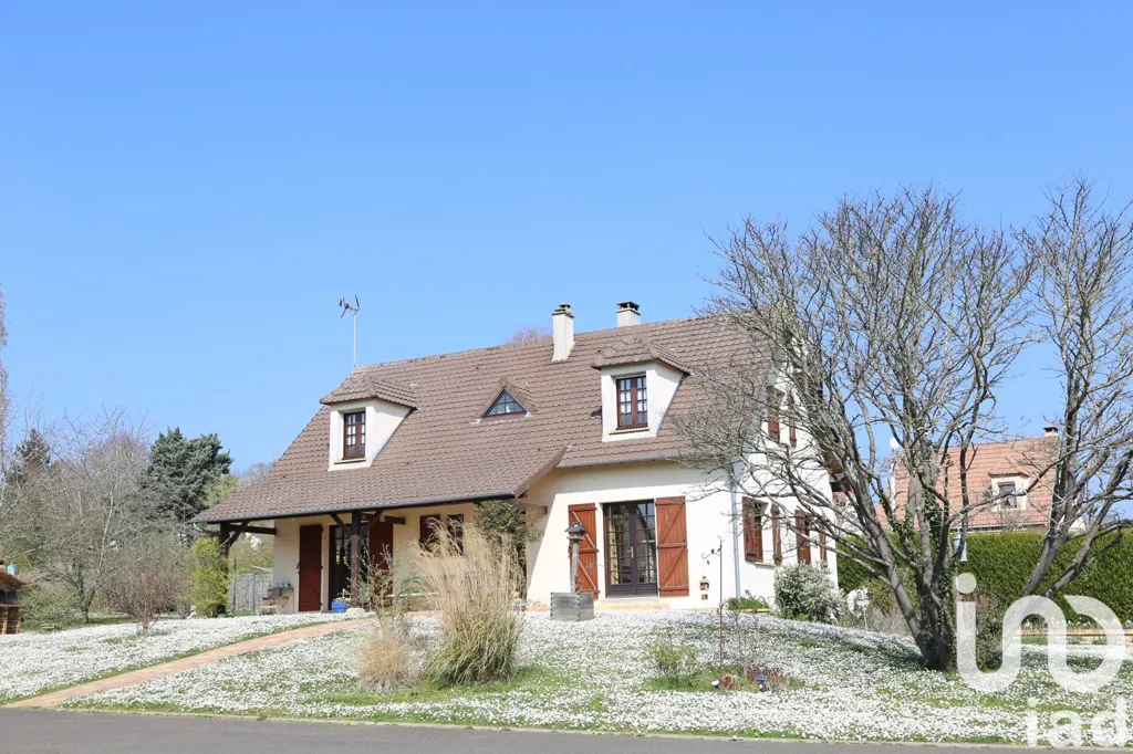 Välivaade - House with Commercial Space in Berchères-sur-Vesgre