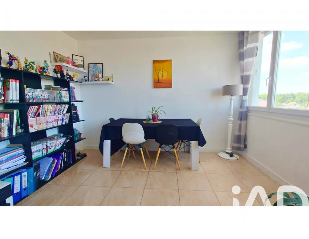 Salle à manger - Appartement Traversant avec Parc à Éragny