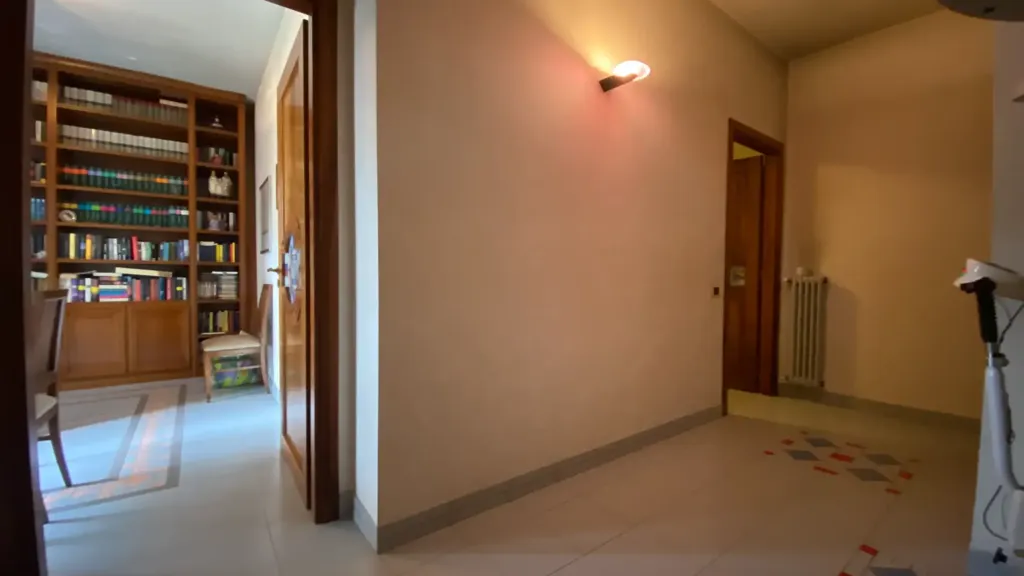 Bureau - Villa with Private Garden in Contrada Cretarossa, Benevento