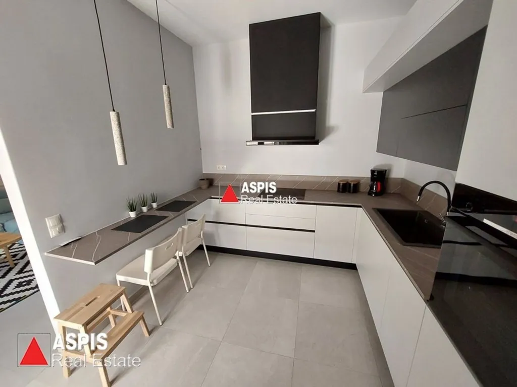Cuisine - Renovated Apartment with Double Frontage in Kallithea