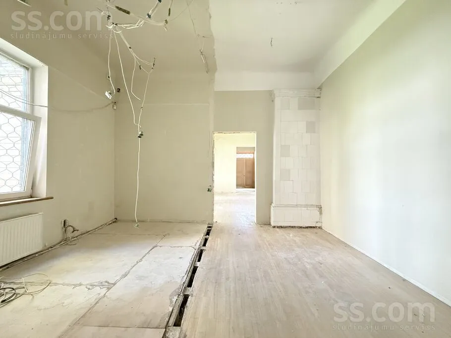 Toad - 6-Bedroom Apartment with Private Parking in Riga Centre