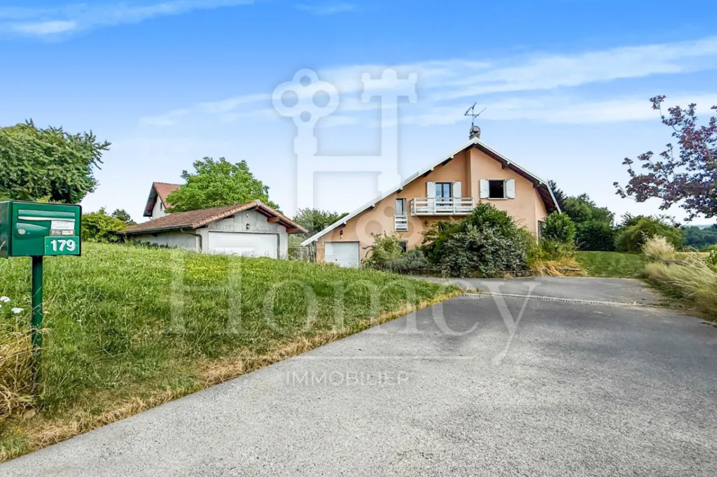 4-room house in Cranves-Sales