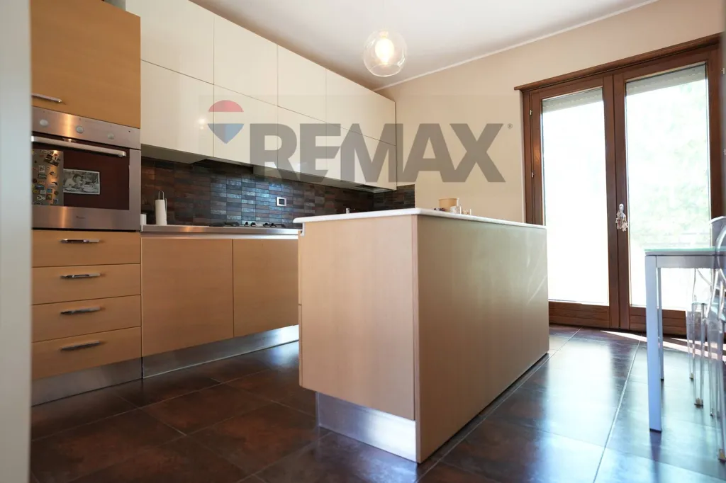 Kitchen - Bifamiliar Villa with Garden in Lanciano