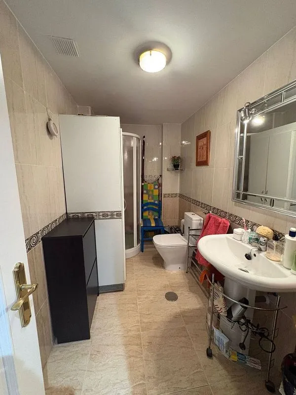 Bathrooms - Apartment with Terrace in La Cistérniga