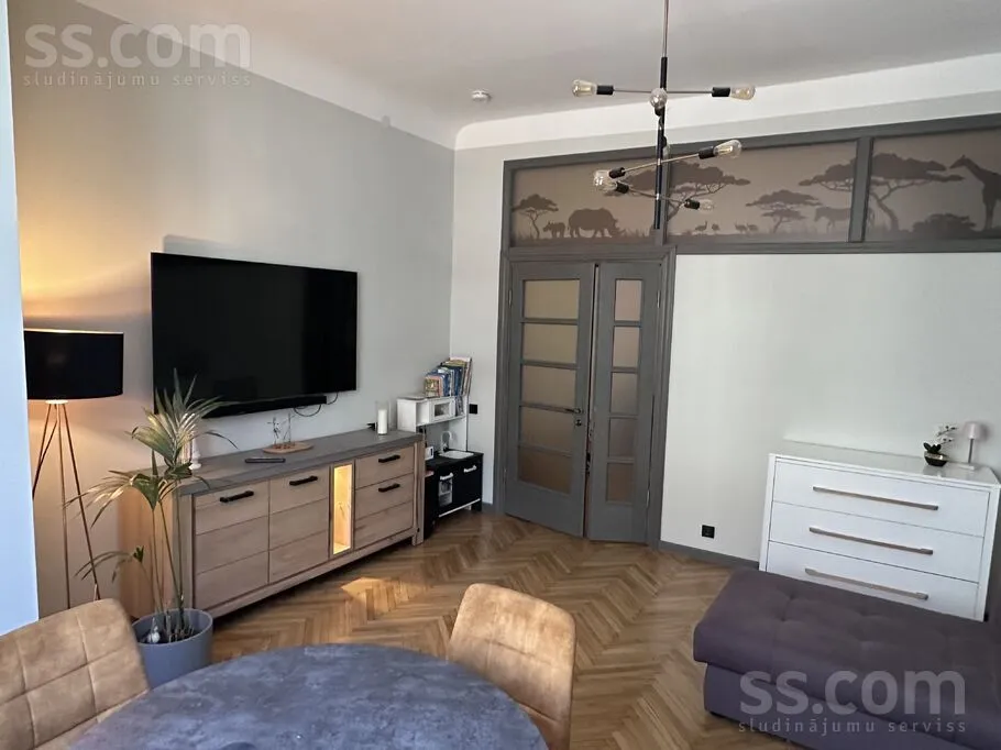 Elutuba - Spacious Apartment with Balcony in Riga Centre