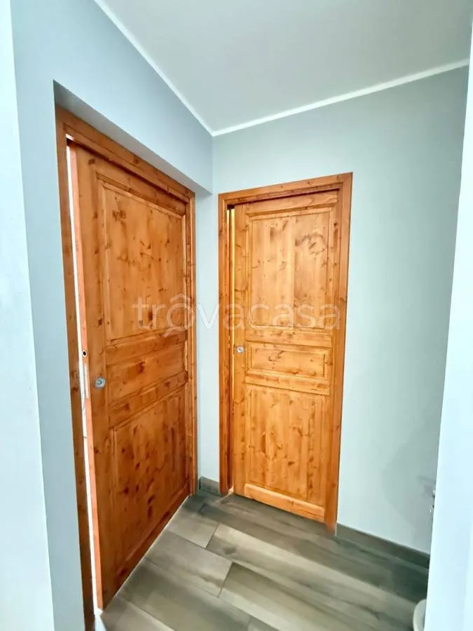 hallway_entrance
