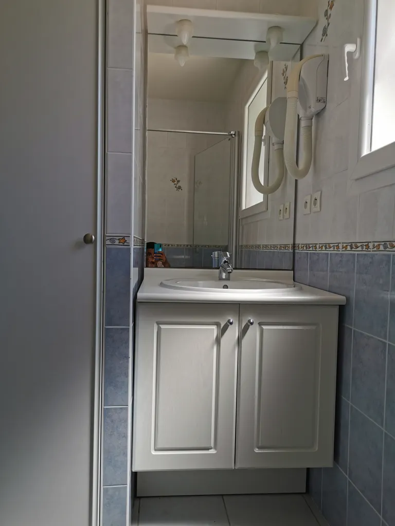 Salles de bain - Propriété avec 4 Gîtes et Piscine à Béziers