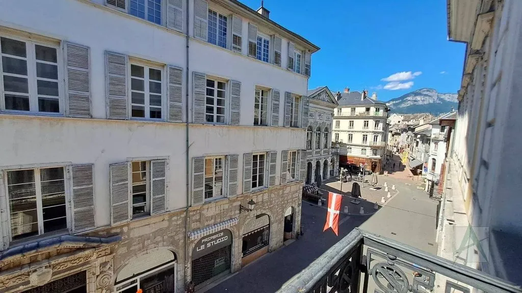 Rõdu - Luxury Apartment with High Ceilings in Chambéry