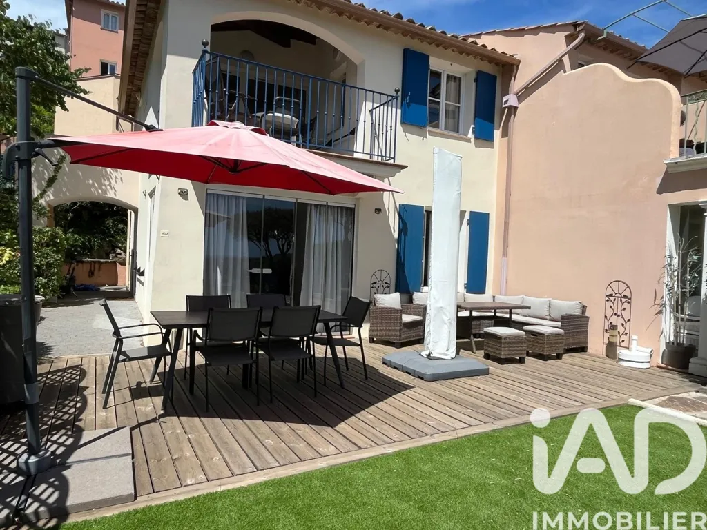 Terrasse - Appartement en rez-de-jardin avec vue mer à Grimaud