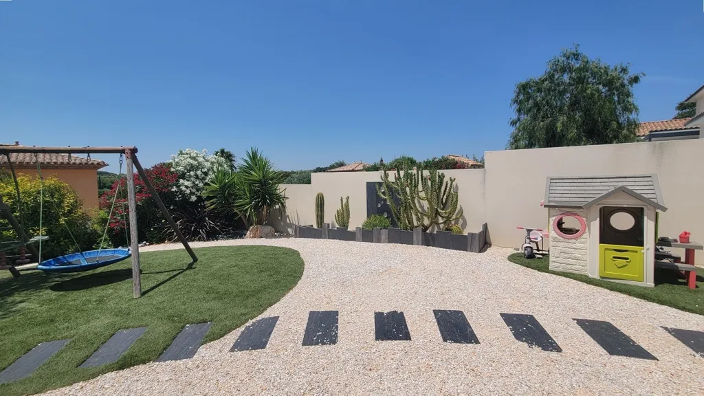 Jardin - Villa d'Architecte avec Piscine à Tourbes
