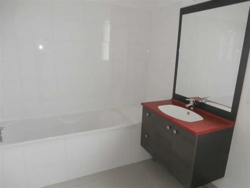 Bagni - Type 3 Flat with Loggia in Saint Herblain